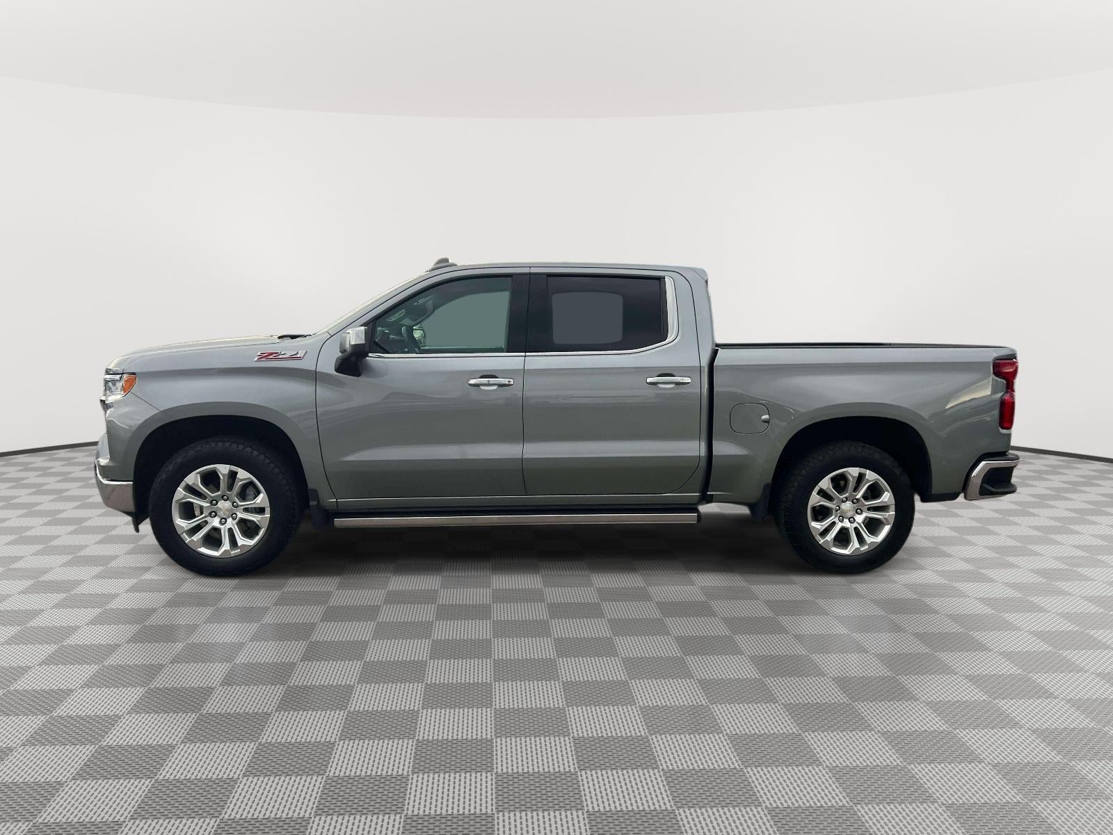 2023 Chevrolet Silverado 1500 4WD Crew Cab Short Bed LTZ