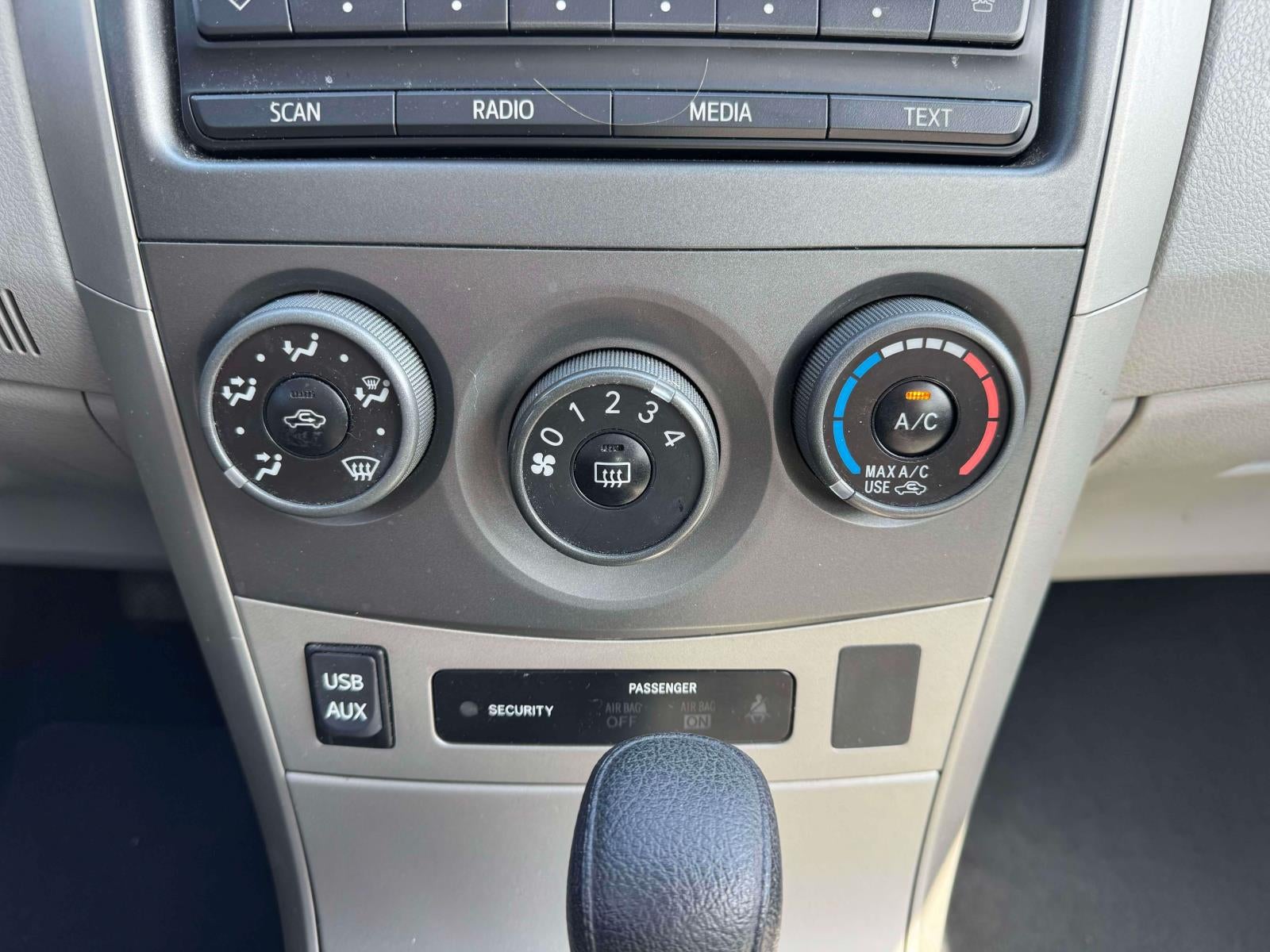 2012 Toyota Corolla LE