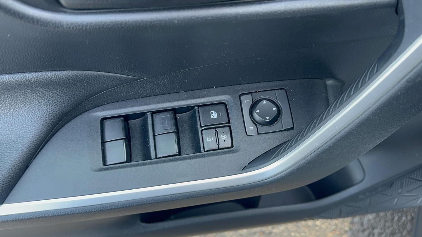 2020 Toyota RAV4 Hybrid LE