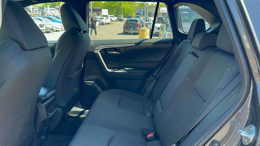 2024 Toyota RAV4 Hybrid SE