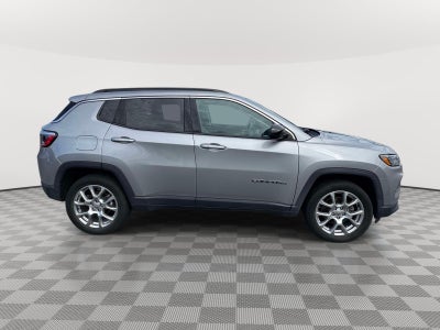 2022 Jeep Compass Latitude Lux 4x4