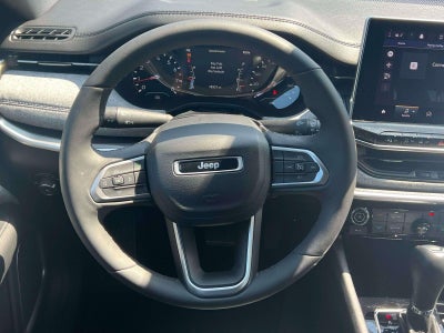 2023 Jeep Compass Latitude Lux FWD
