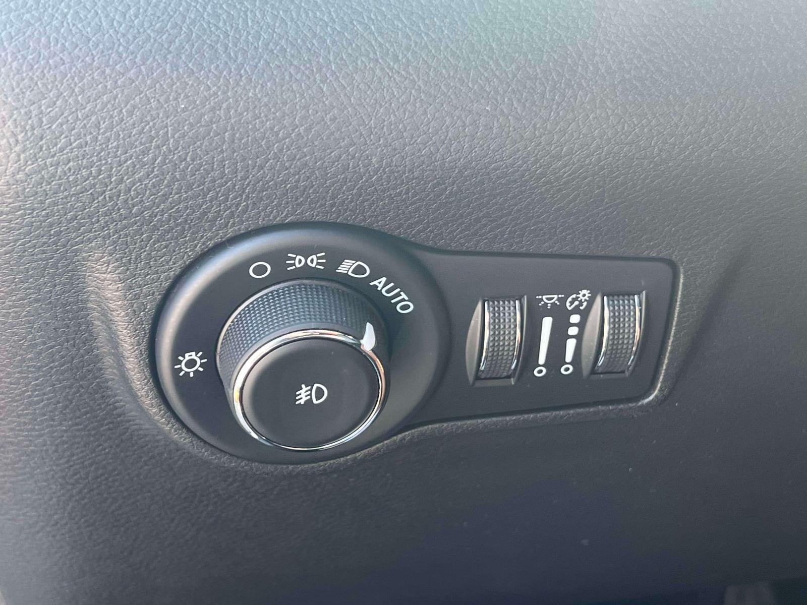 2023 Jeep Compass Latitude Lux FWD