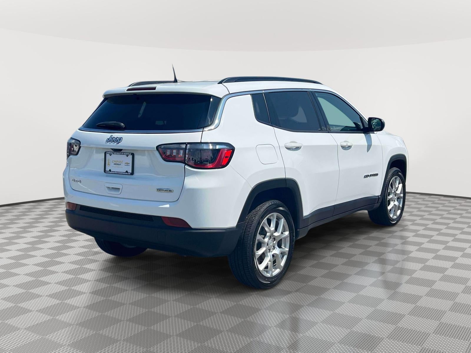 2023 Jeep Compass Latitude Lux FWD