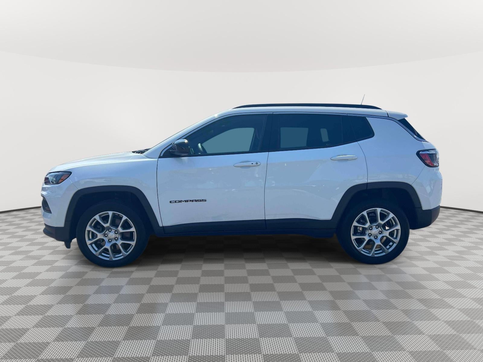 2023 Jeep Compass Latitude Lux FWD