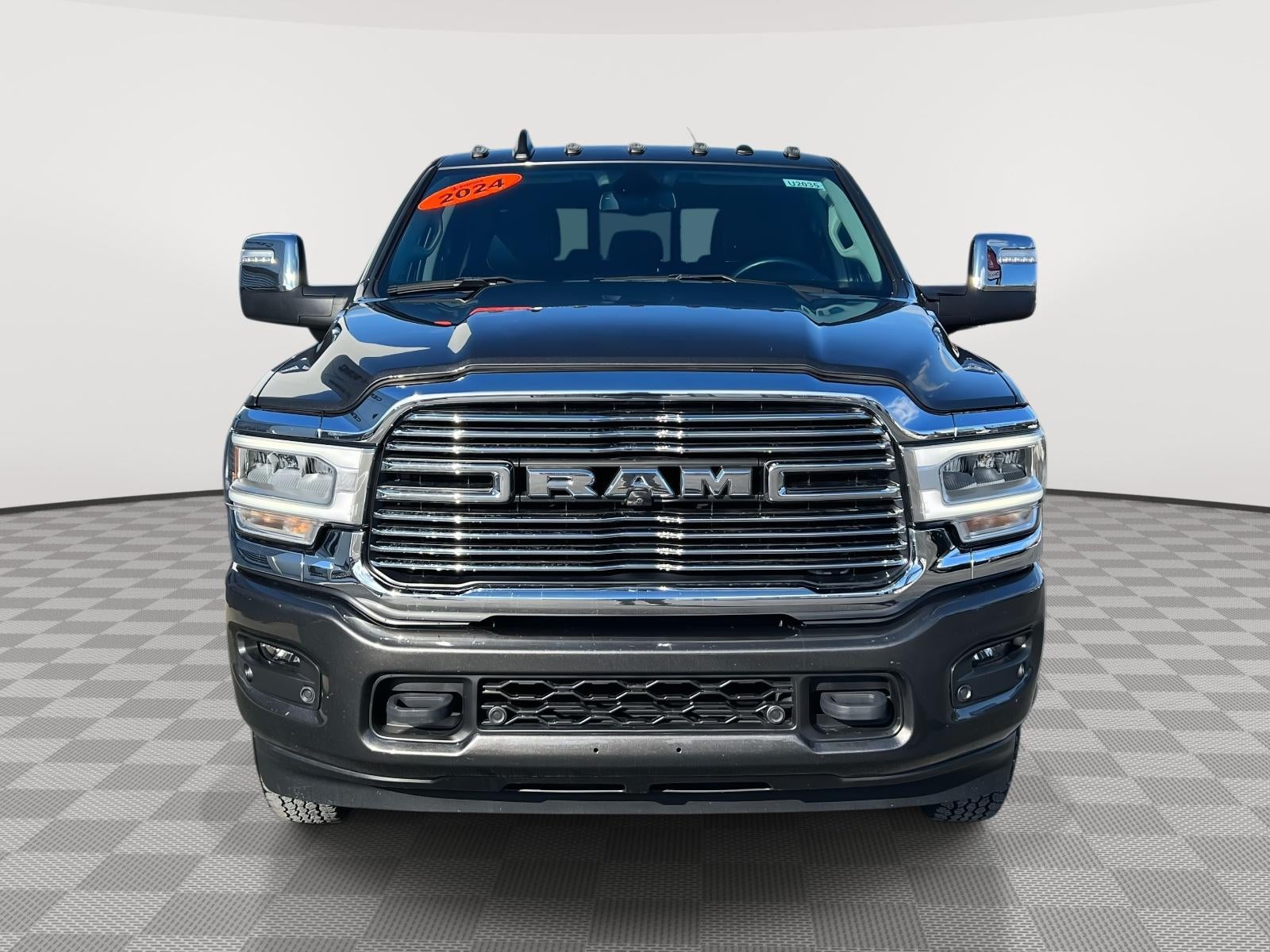 2024 RAM 3500 Laramie Mega Cab 4x4 64' Box