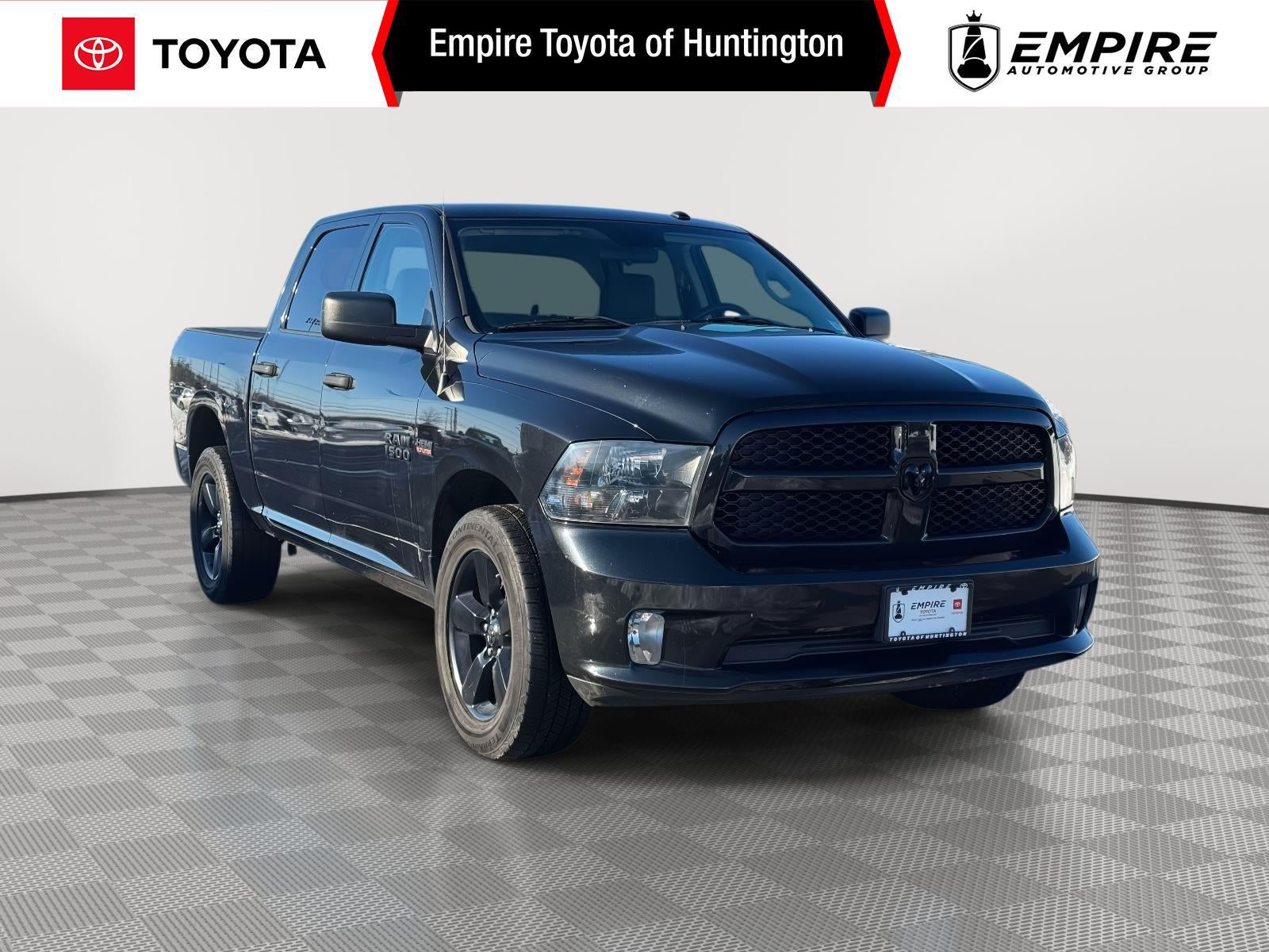 2018 RAM 1500 Express Crew Cab 4x4 57' Box