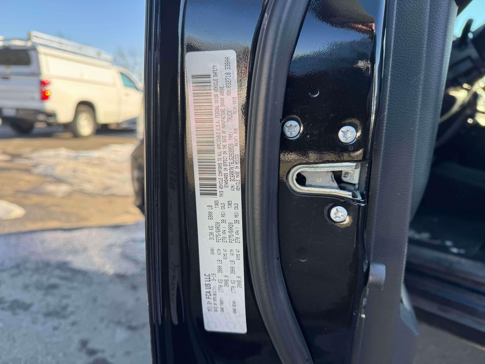 2018 RAM 1500 Express Crew Cab 4x4 57' Box