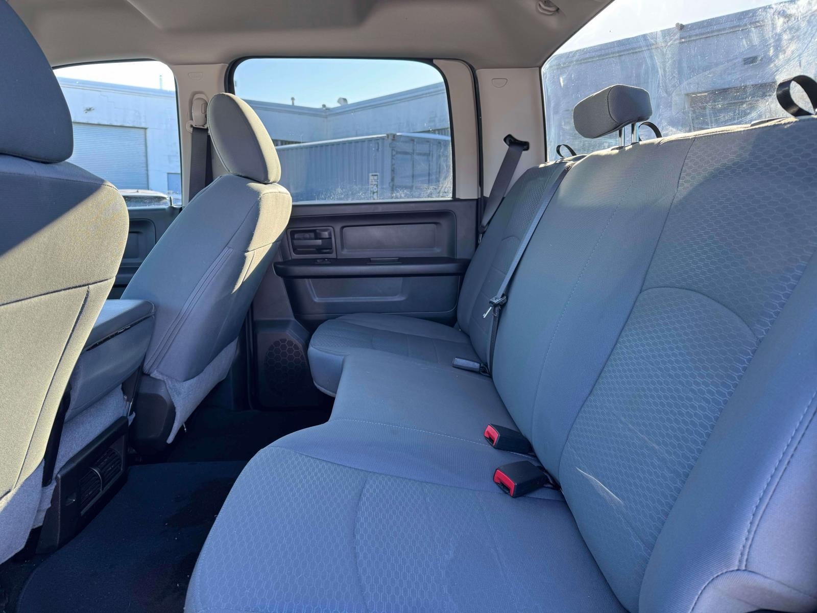 2018 RAM 1500 Express Crew Cab 4x4 57' Box