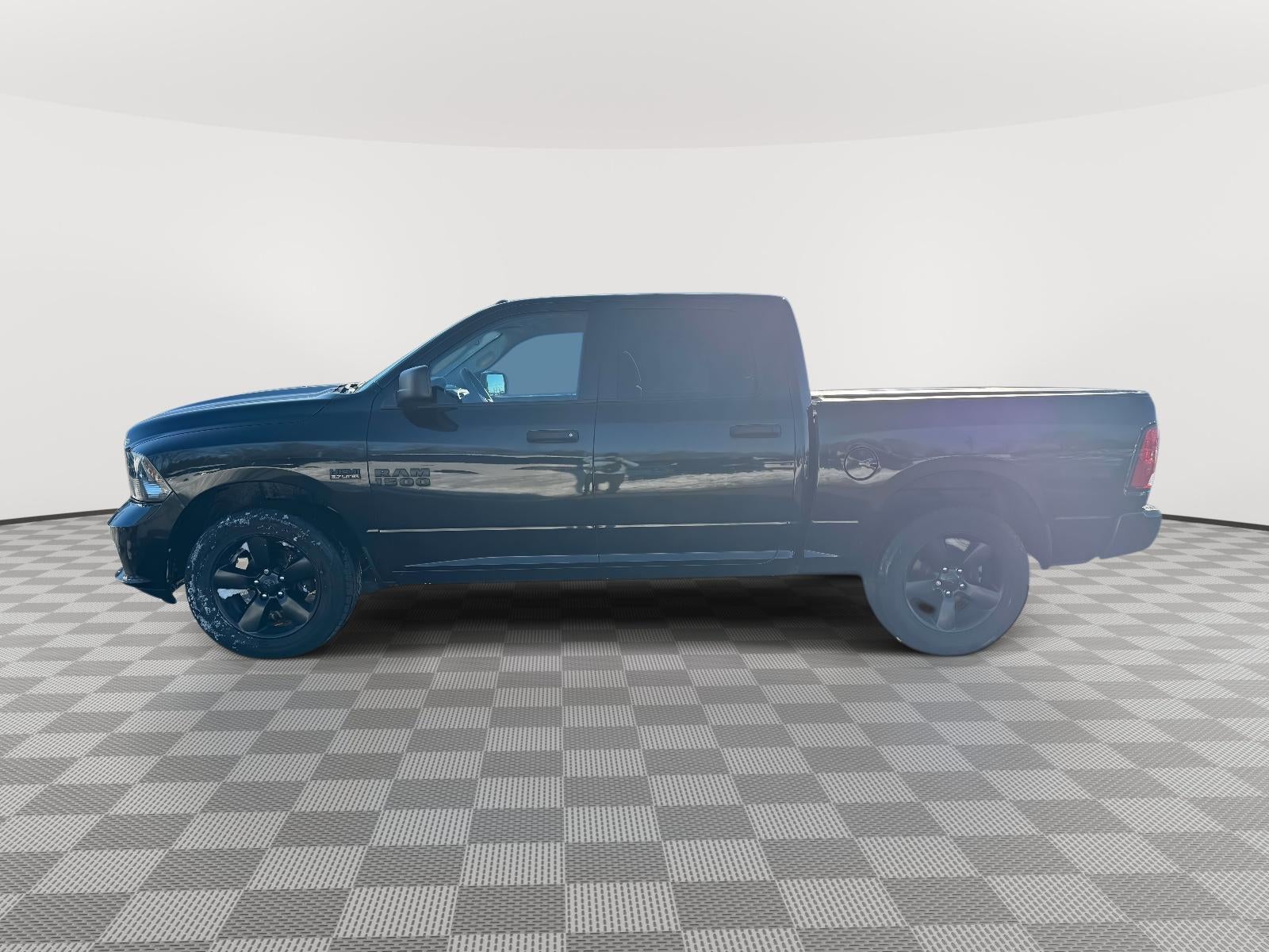 2018 RAM 1500 Express Crew Cab 4x4 57' Box