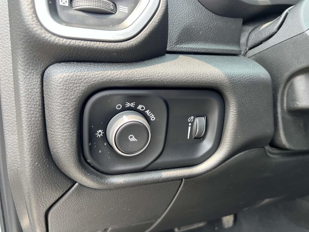 2022 RAM 2500 Big Horn Crew Cab 4x4 64' Box