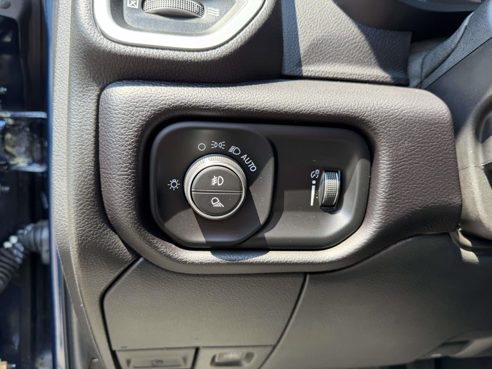 2022 RAM 2500 Big Horn Mega Cab 4x4 64' Box