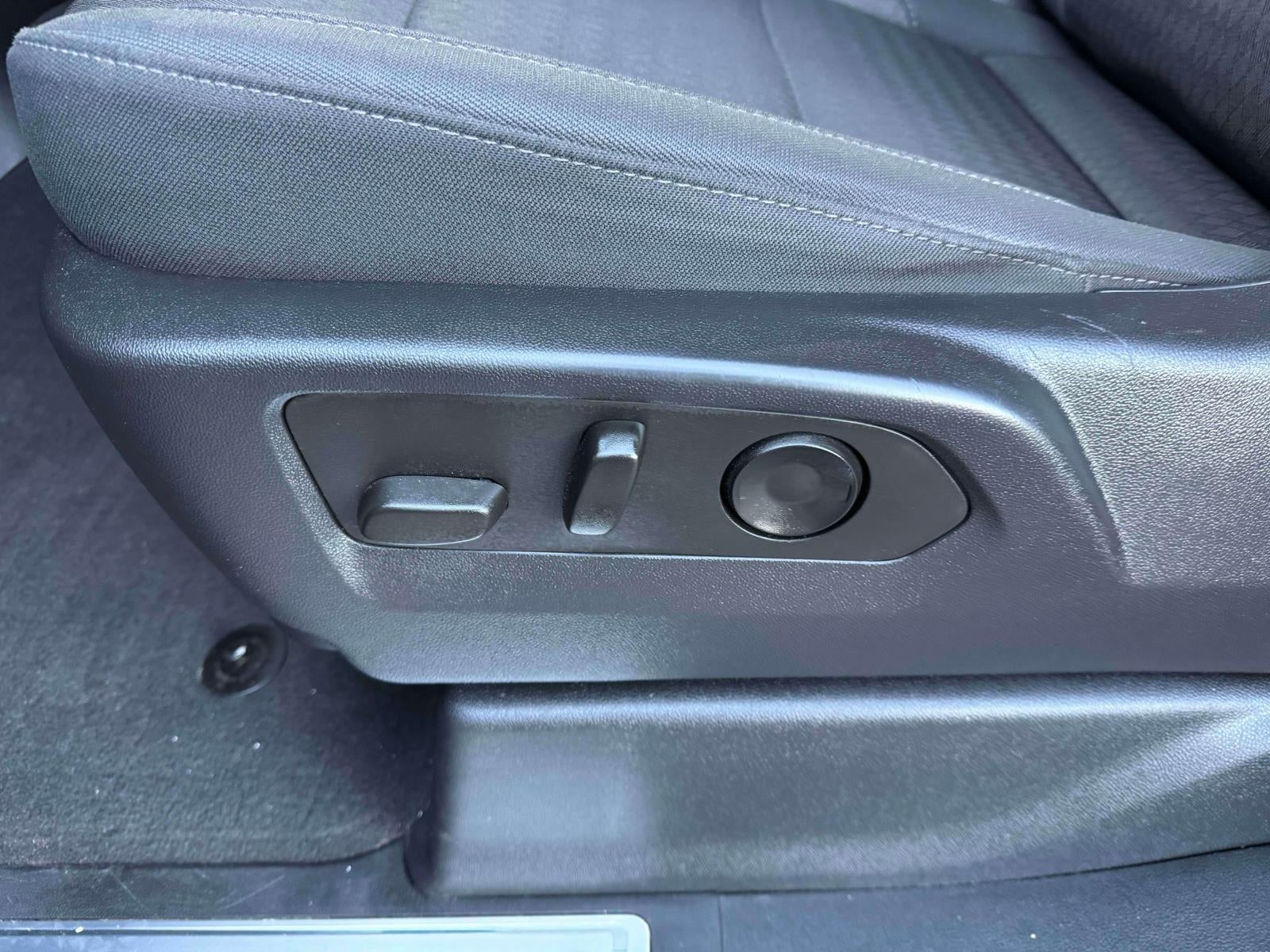 2023 Chevrolet Silverado 1500 4WD Crew Cab Short Bed LT with 2FL