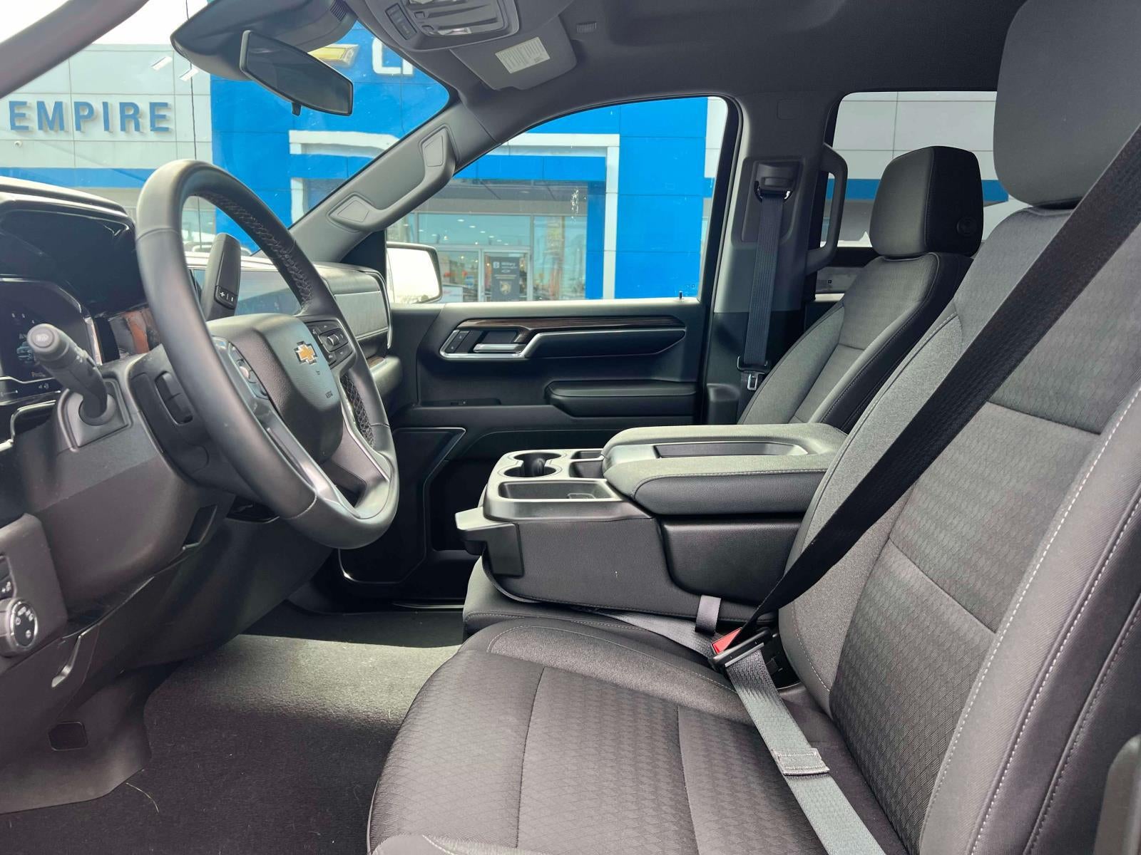 2023 Chevrolet Silverado 1500 4WD Crew Cab Short Bed LT with 2FL