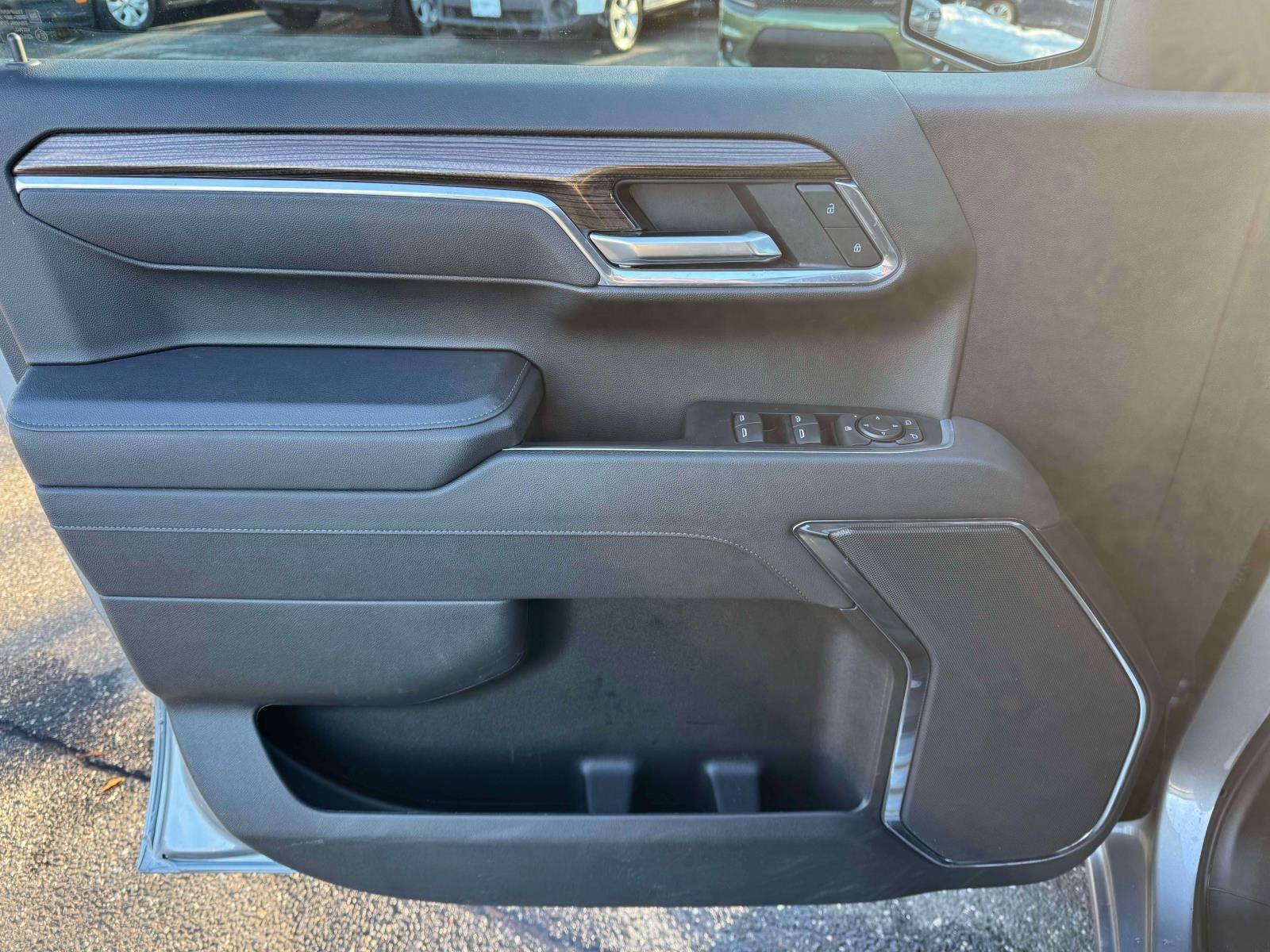 2025 Chevrolet Silverado 1500 4WD Crew Cab Short Bed LT with 2FL