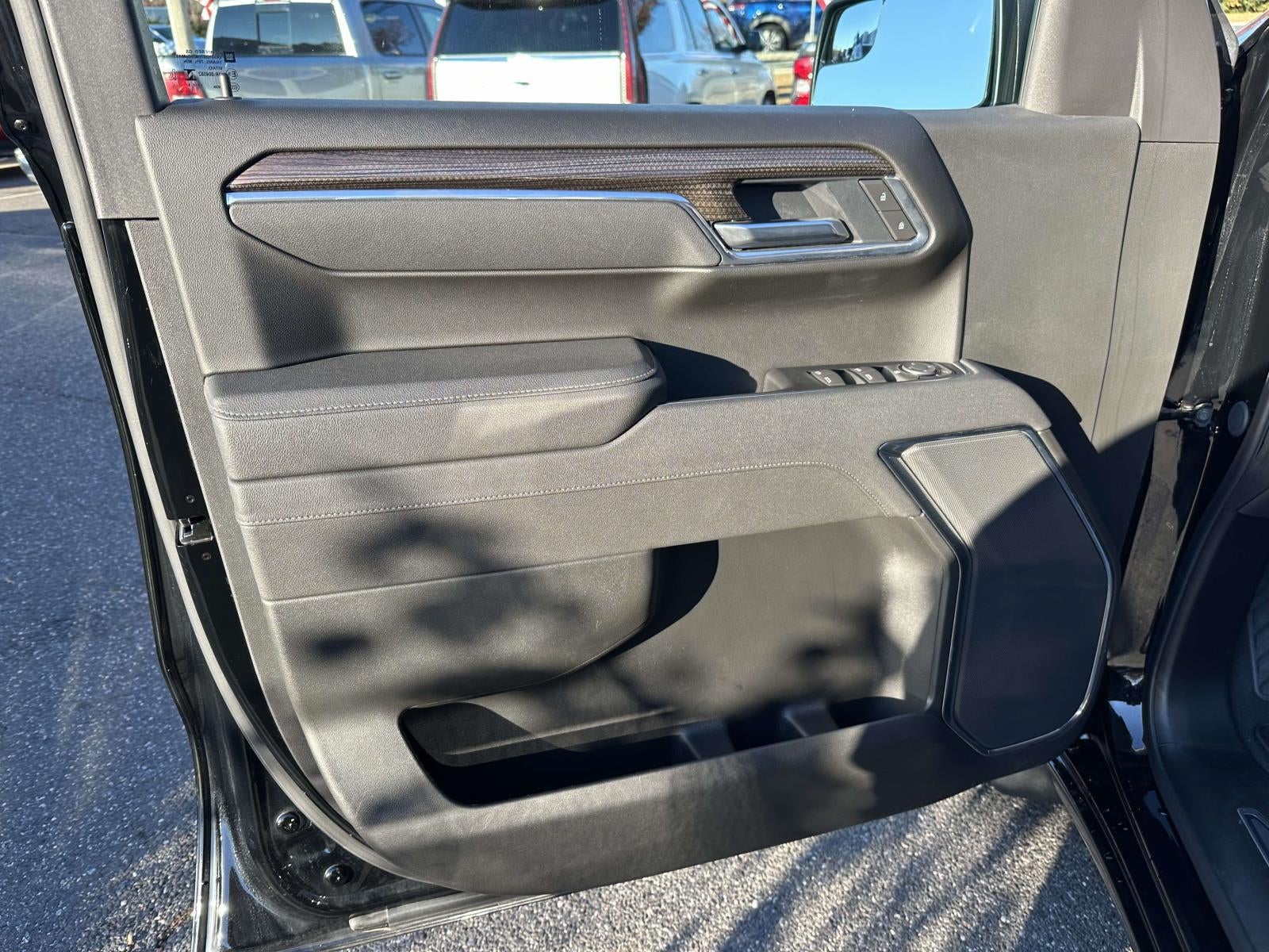 2025 Chevrolet Silverado 1500 4WD Crew Cab Short Bed LT with 2FL