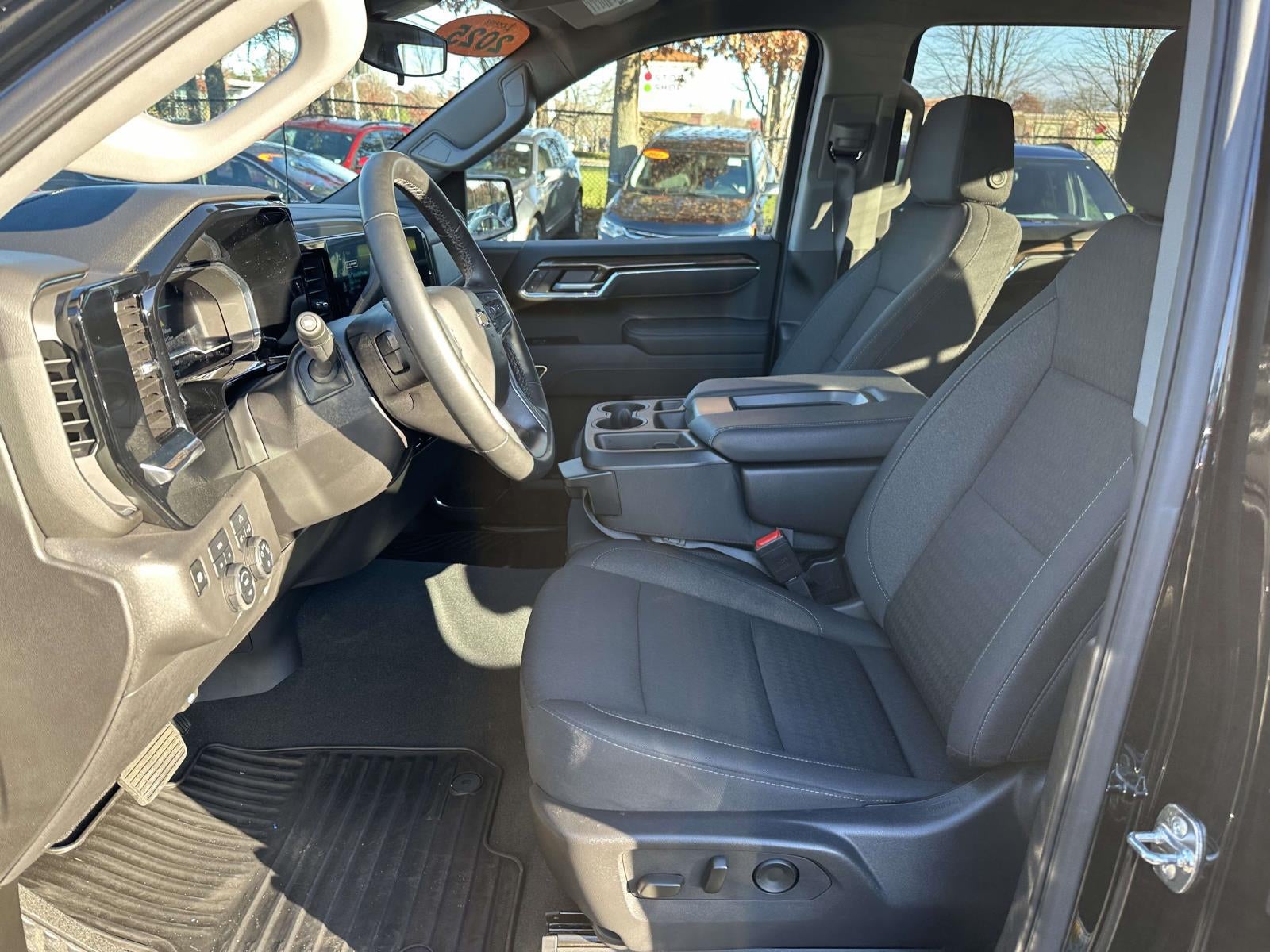 2025 Chevrolet Silverado 1500 4WD Crew Cab Short Bed LT with 2FL