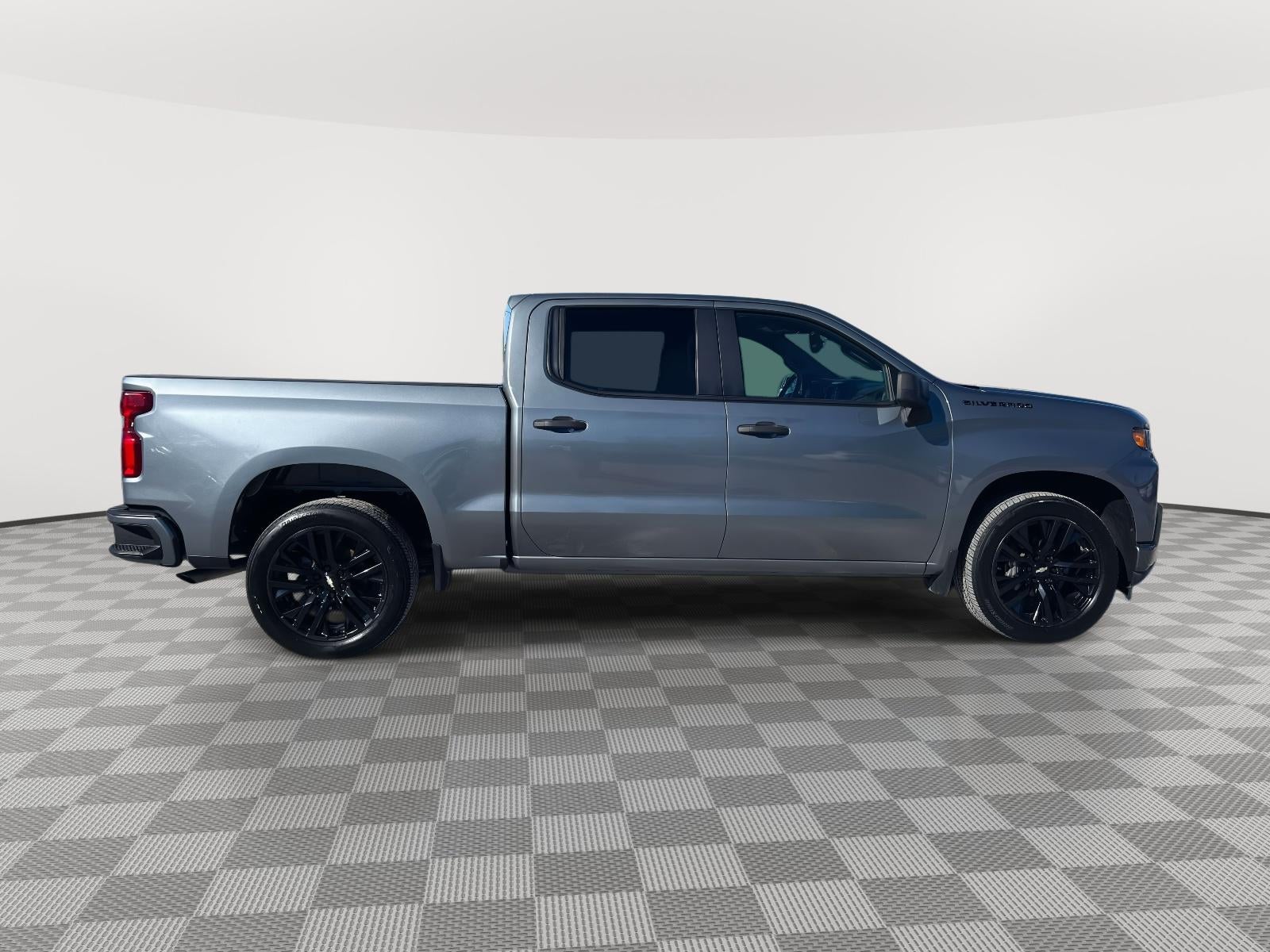 2020 Chevrolet Silverado 1500 2WD Crew Cab Short Bed Custom