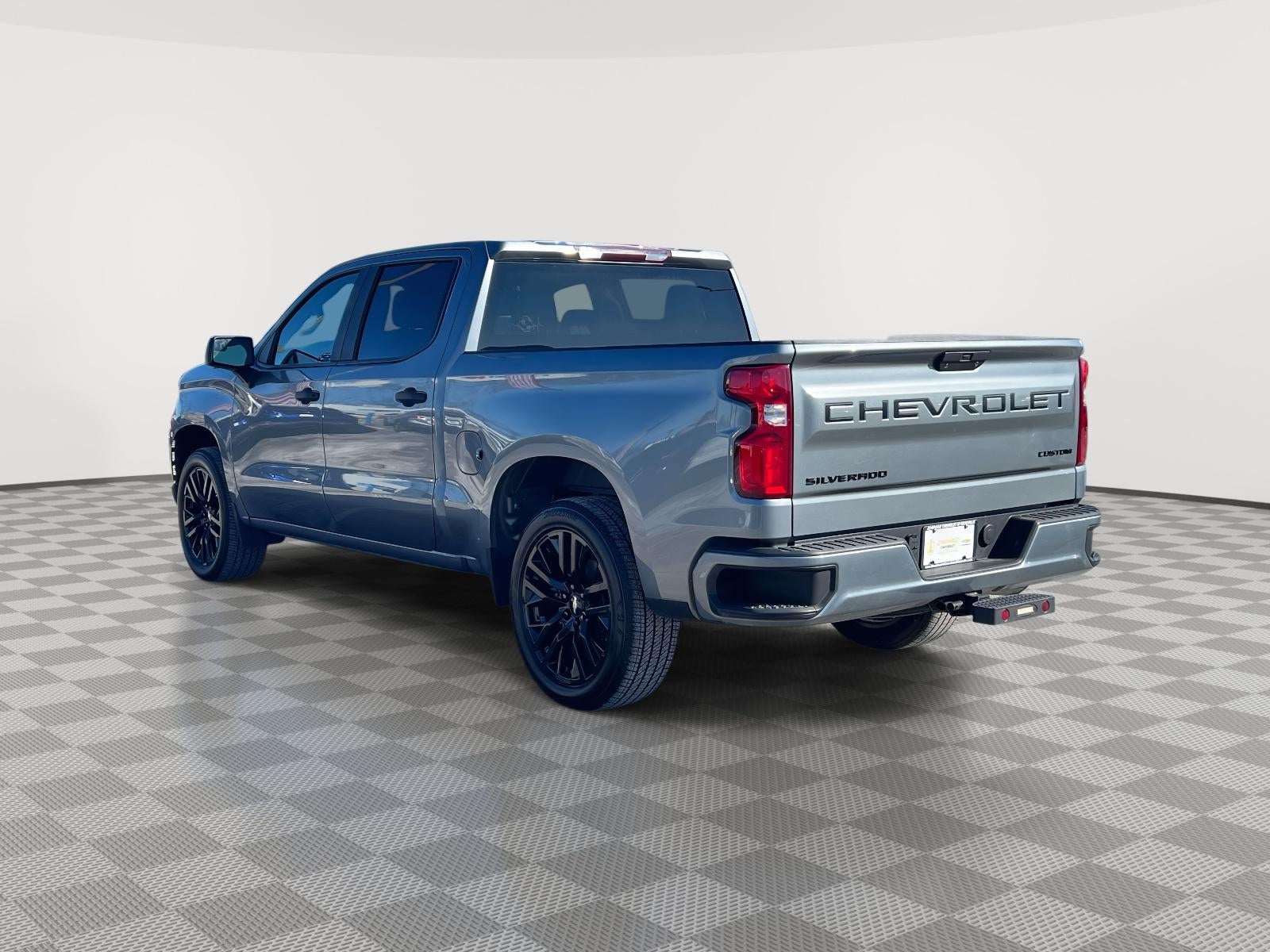 2020 Chevrolet Silverado 1500 2WD Crew Cab Short Bed Custom