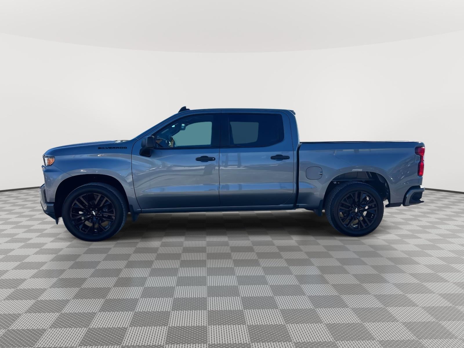 2020 Chevrolet Silverado 1500 2WD Crew Cab Short Bed Custom