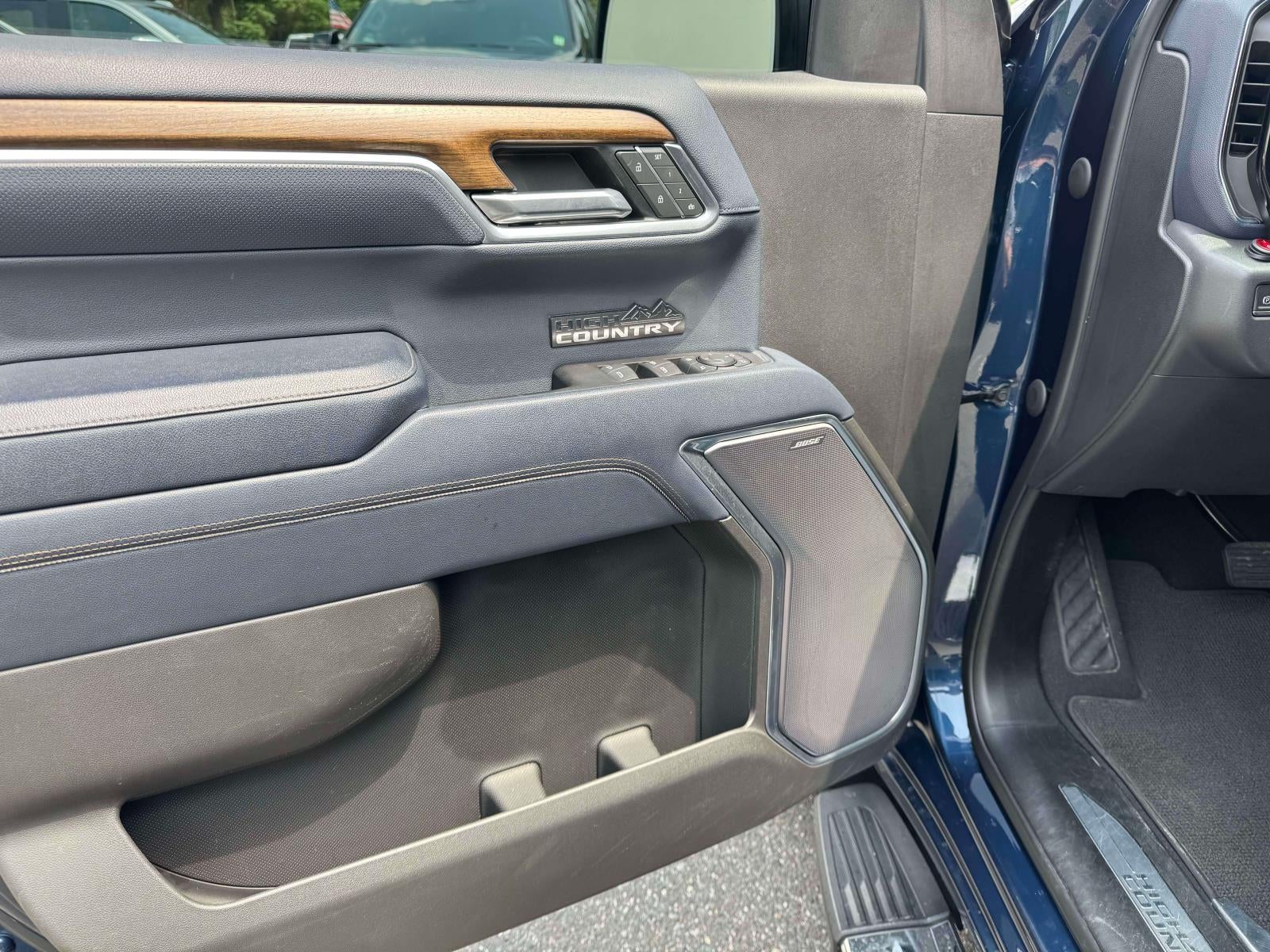 2022 Chevrolet Silverado 1500 4WD Crew Cab Short Bed High Country