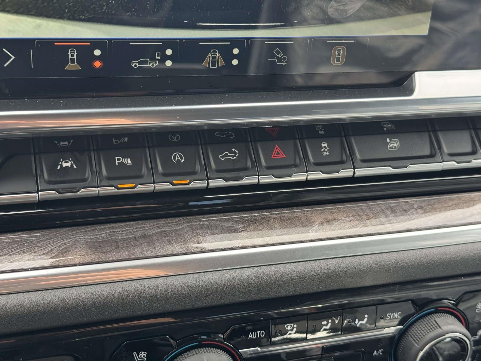 2026 Chevrolet Silverado 1500 4WD Crew Cab Short Bed LTZ