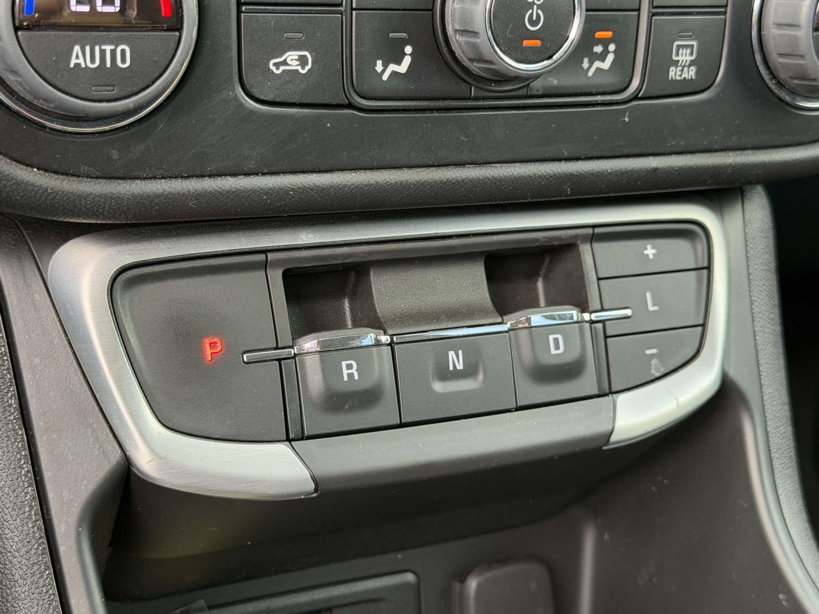 2023 GMC Terrain AWD SLT