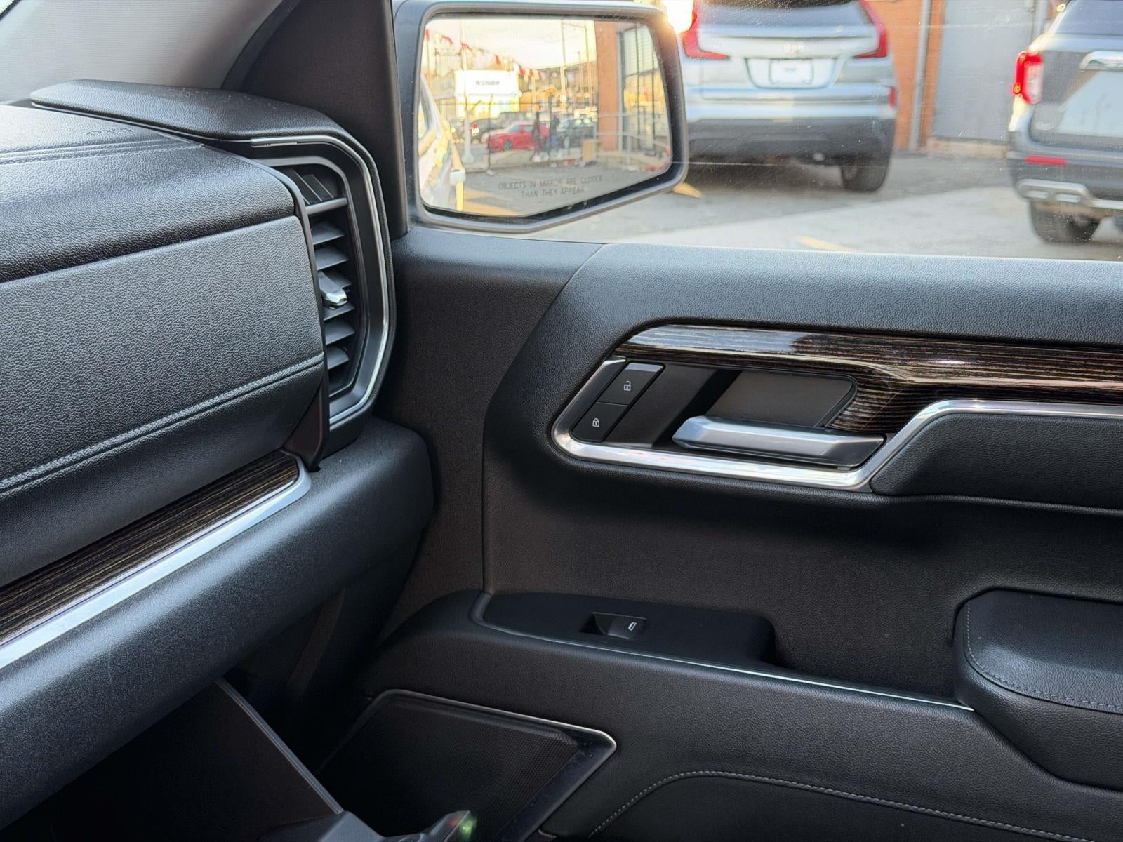 2022 GMC Sierra 1500 4WD Crew Cab Short Box Elevation