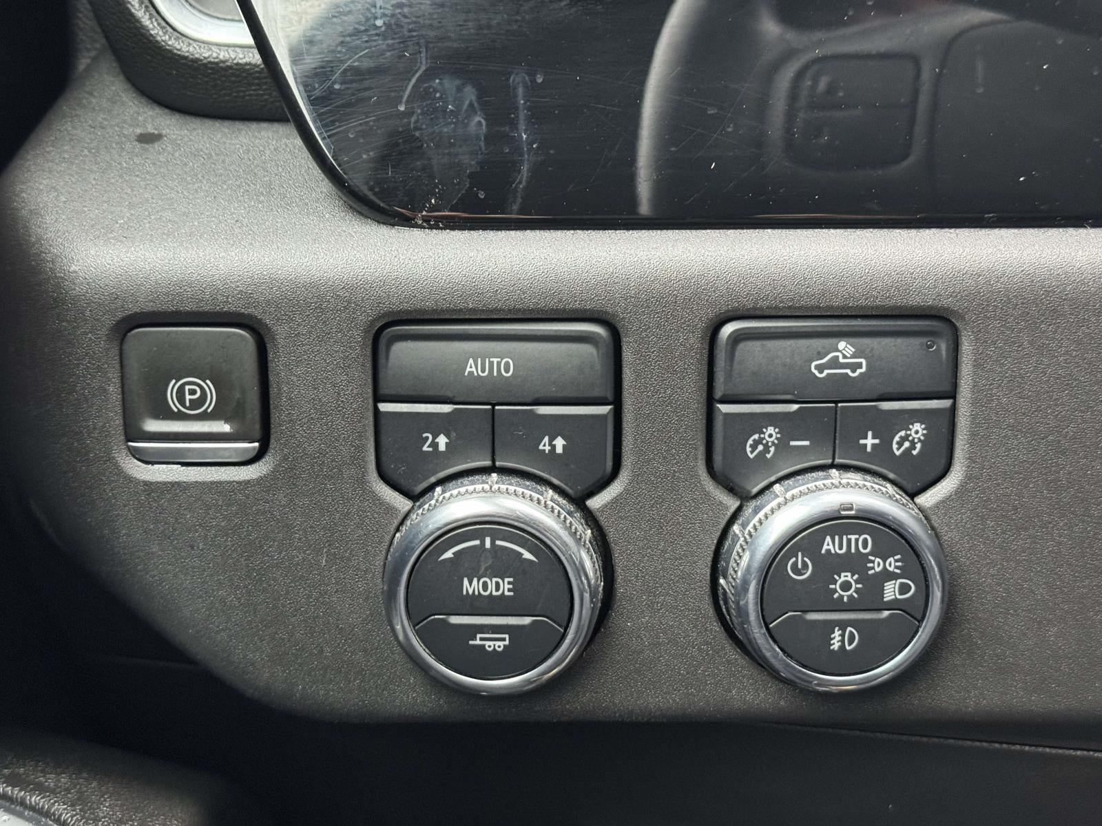 2023 GMC Sierra 1500 4WD Crew Cab Short Box Elevation with 3SB