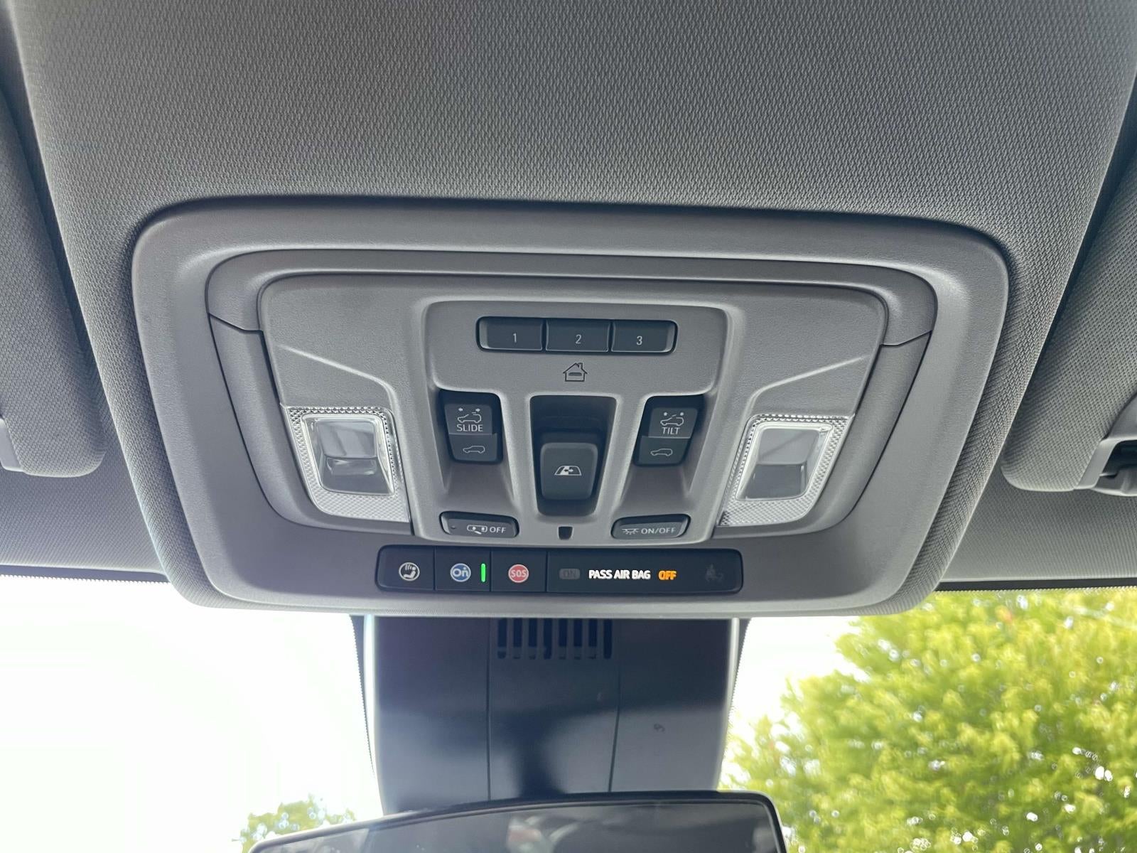 2022 GMC Sierra 1500 4WD Crew Cab Short Box Elevation