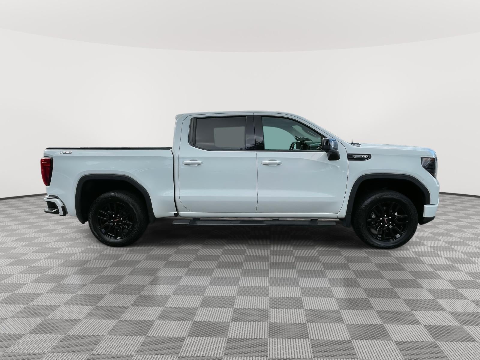 2022 GMC Sierra 1500 4WD Crew Cab Short Box Elevation