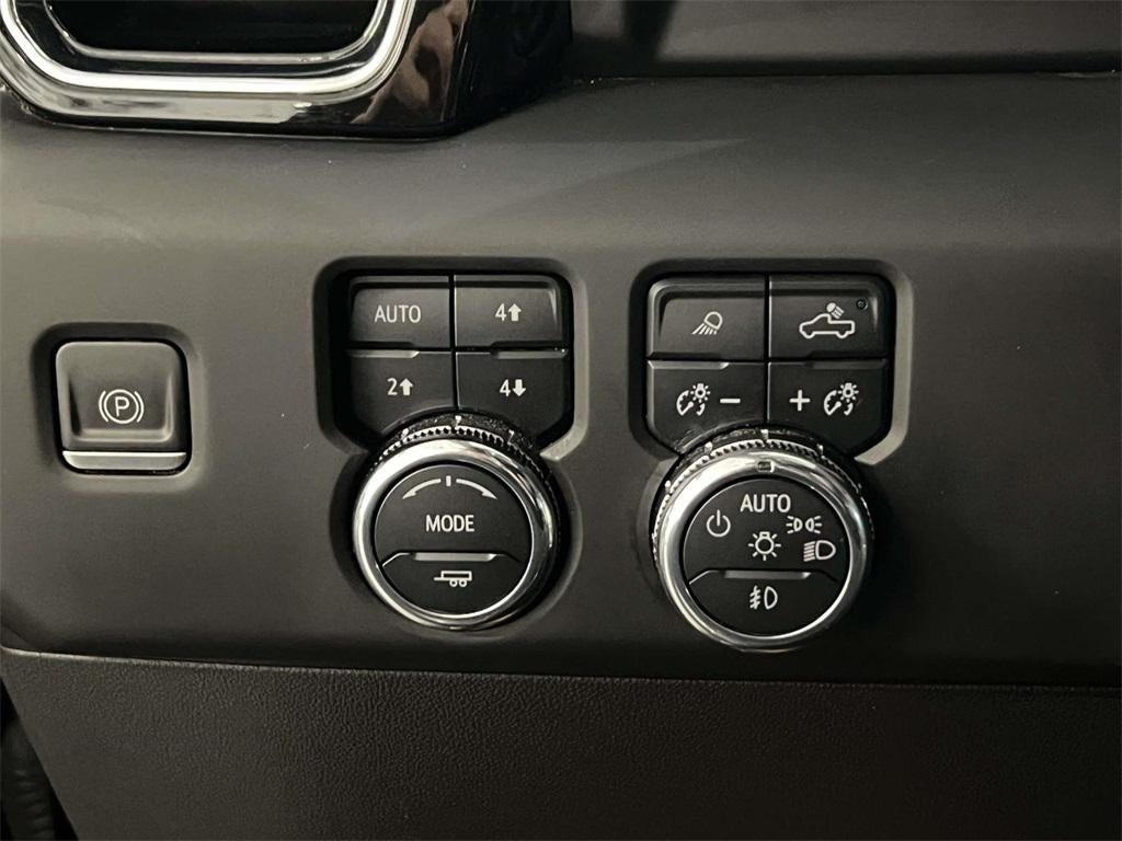 2023 GMC Sierra 1500 4WD Crew Cab Short Box Denali