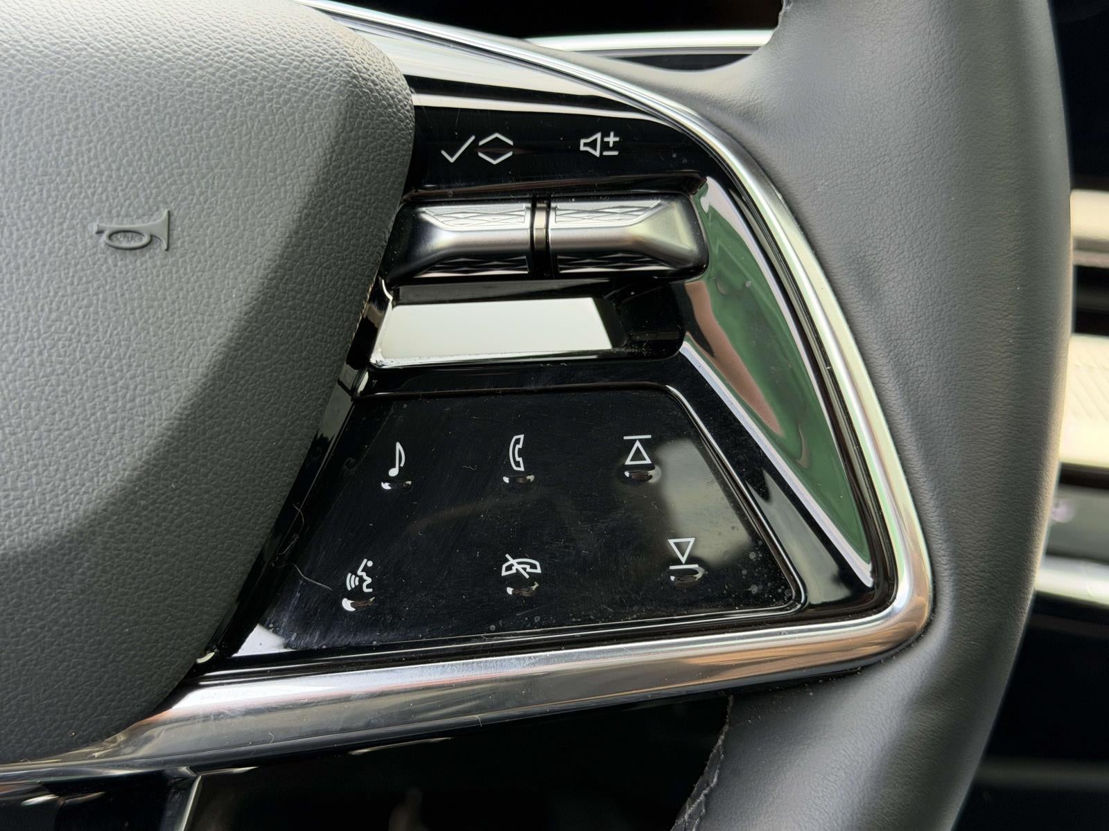 2025 Cadillac OPTIQ Luxury 1 AWD