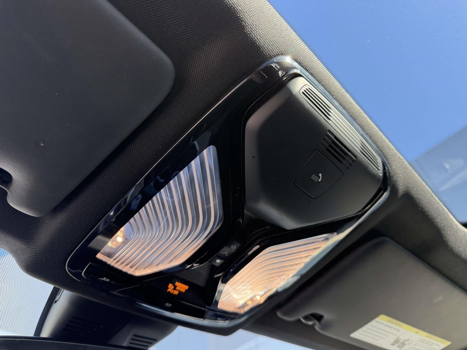 2025 BMW 330i 330i