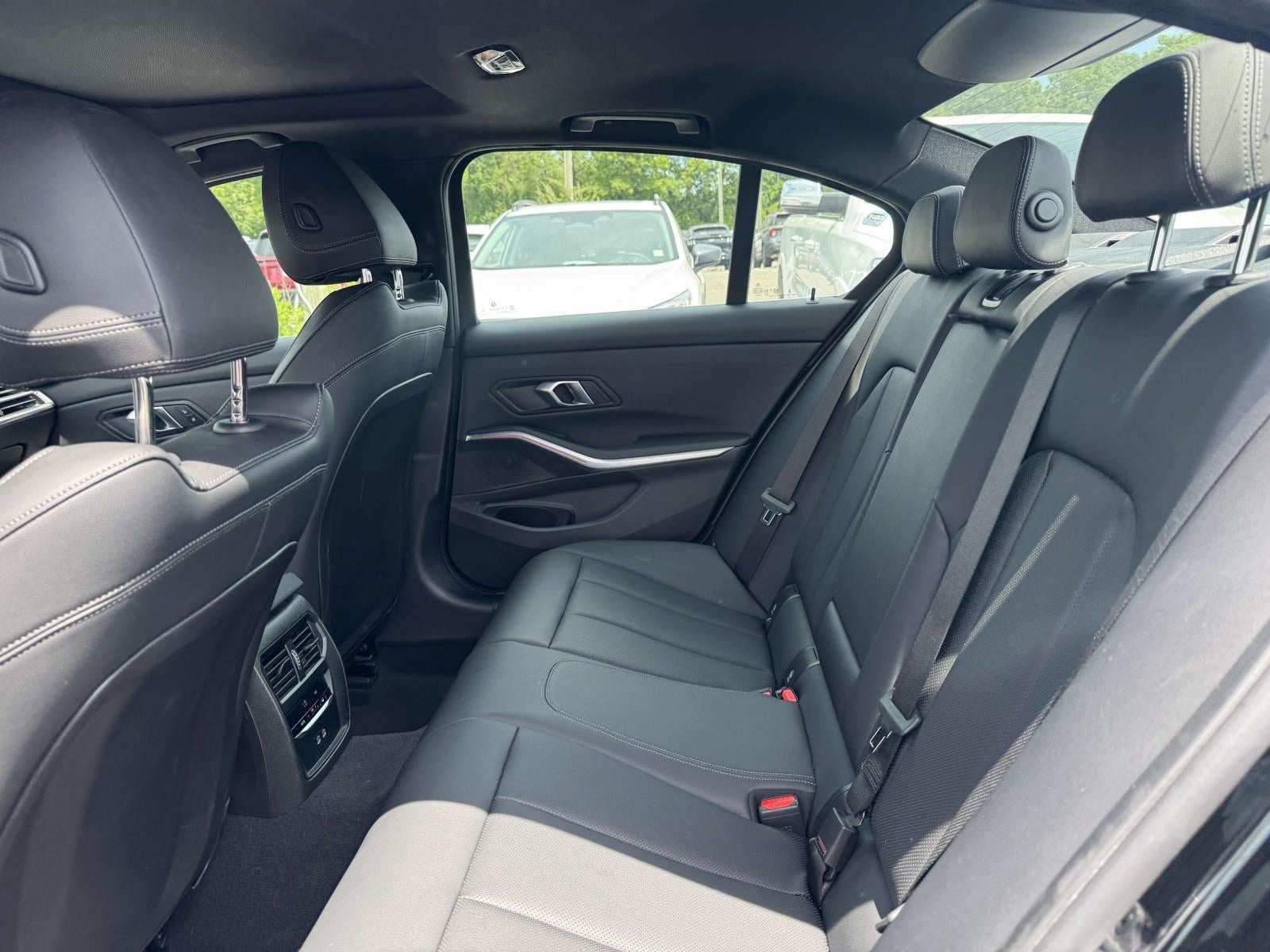 2025 BMW 330i xDrive