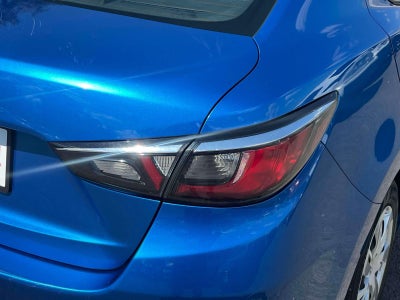 2019 Toyota Yaris L