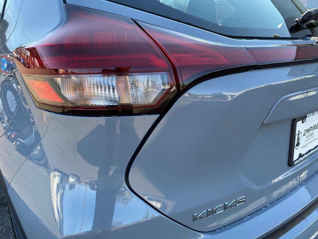 2023 Nissan Kicks SV Xtronic CVT