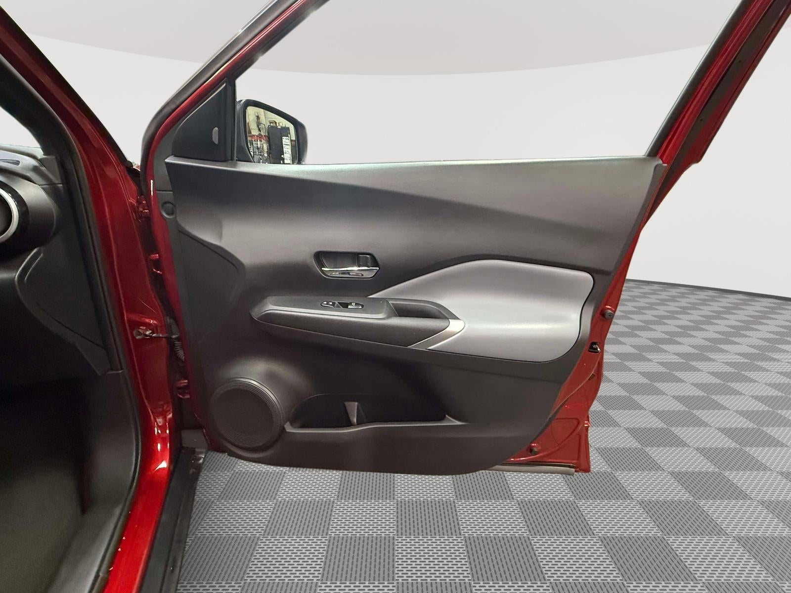2023 Nissan Kicks SR Xtronic CVT