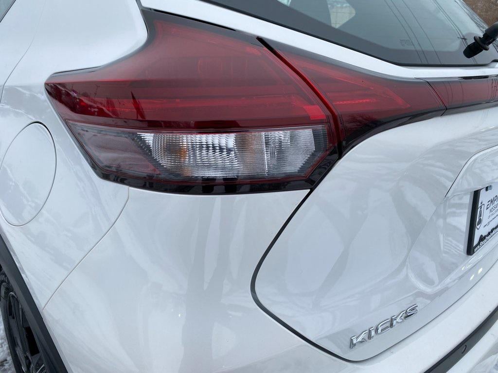 2023 Nissan Kicks SR Xtronic CVT