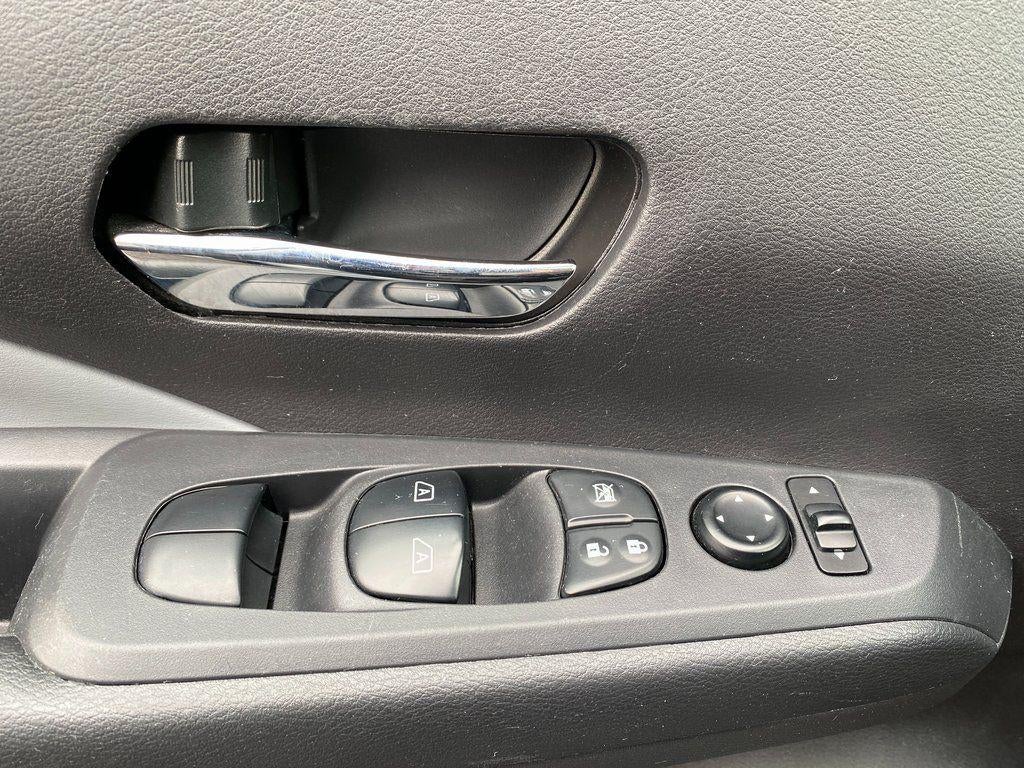 2024 Nissan Kicks SR Xtronic CVT