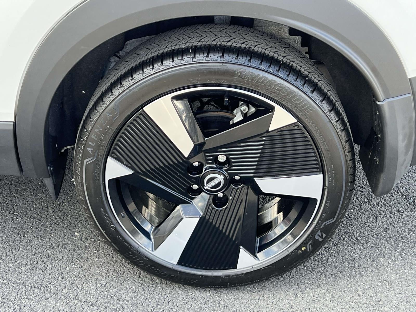 2025 Nissan Kicks SR FWD