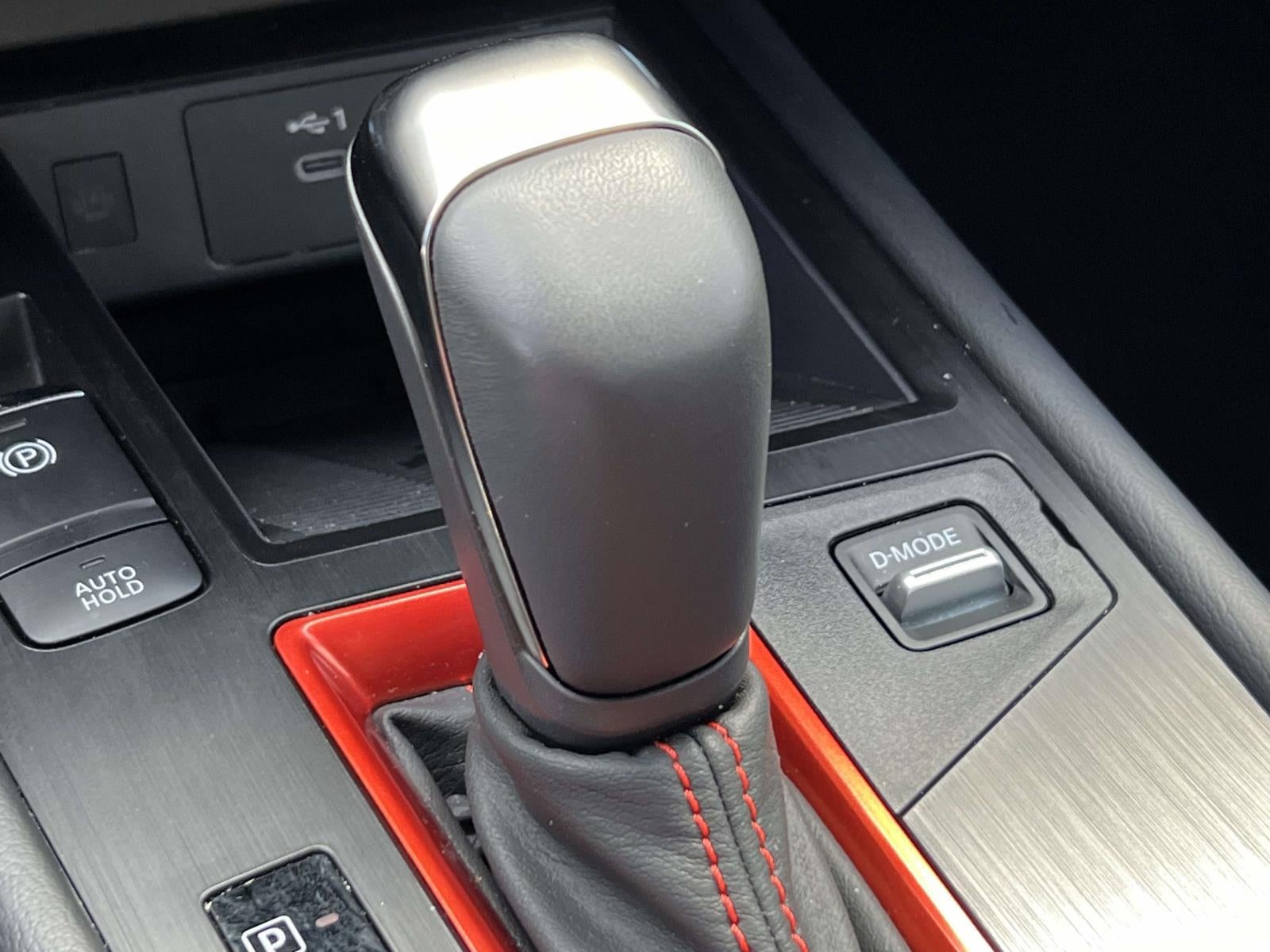 2025 Nissan Kicks SR FWD