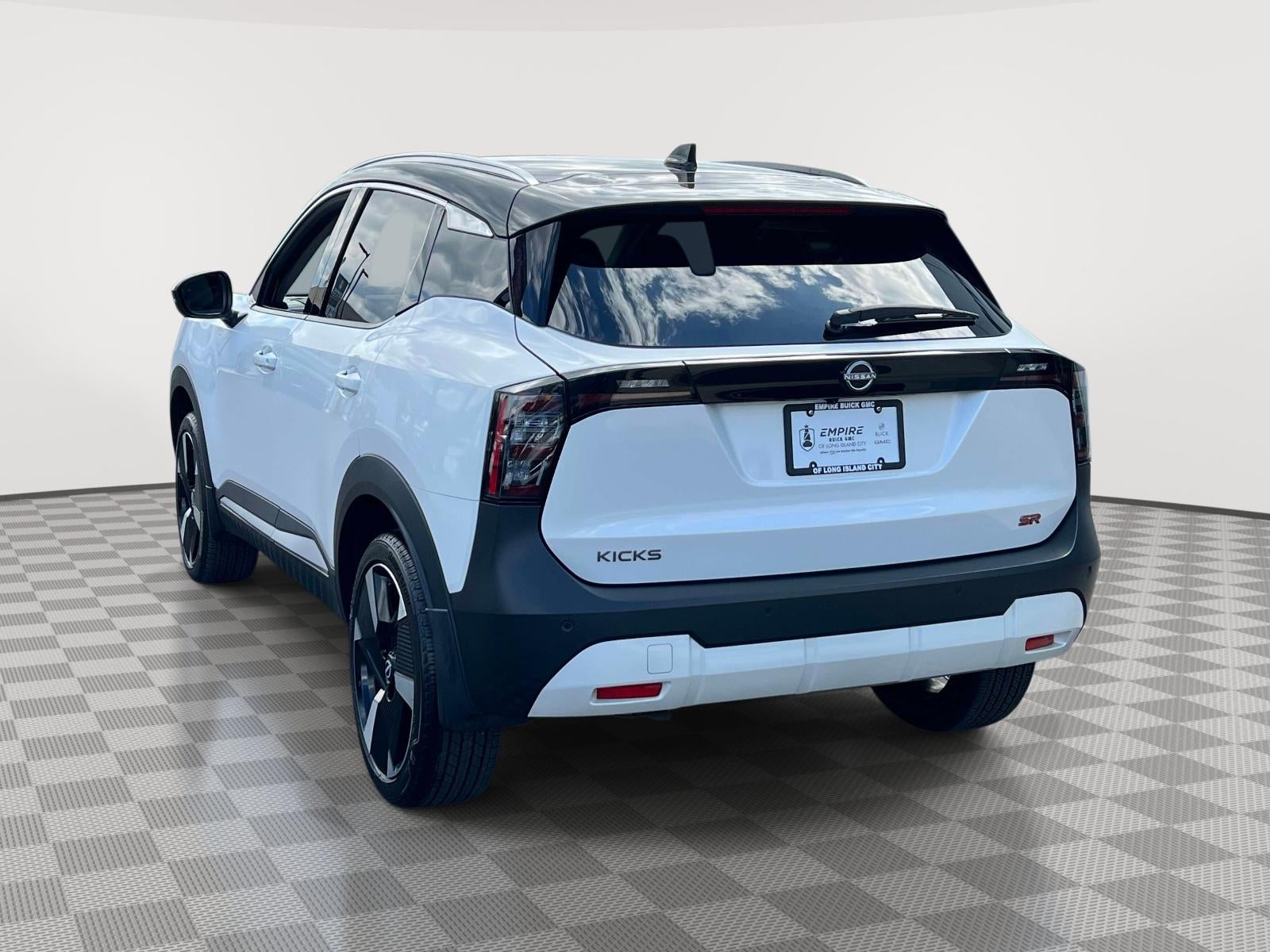 2025 Nissan Kicks SR FWD