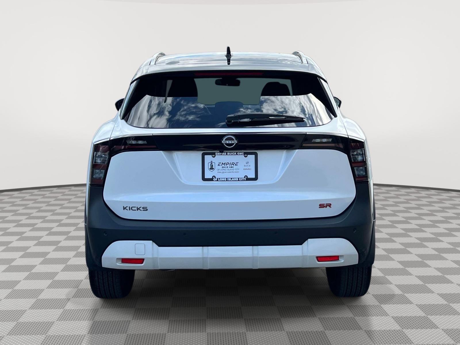 2025 Nissan Kicks SR FWD