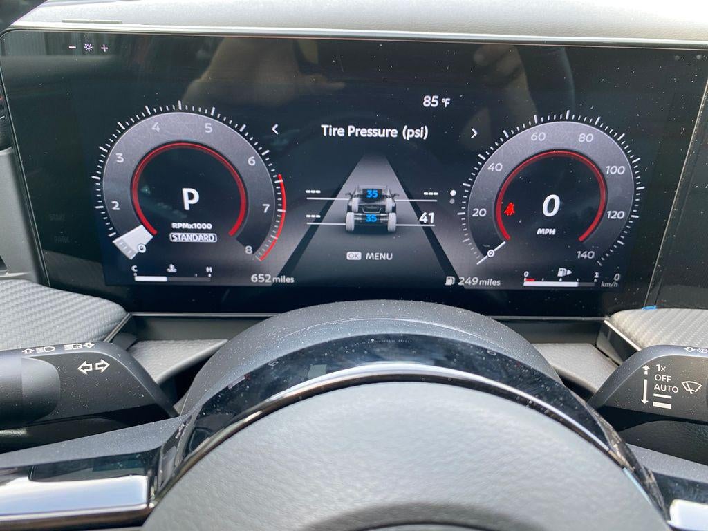 2025 Nissan Kicks SR Intelligent AWD