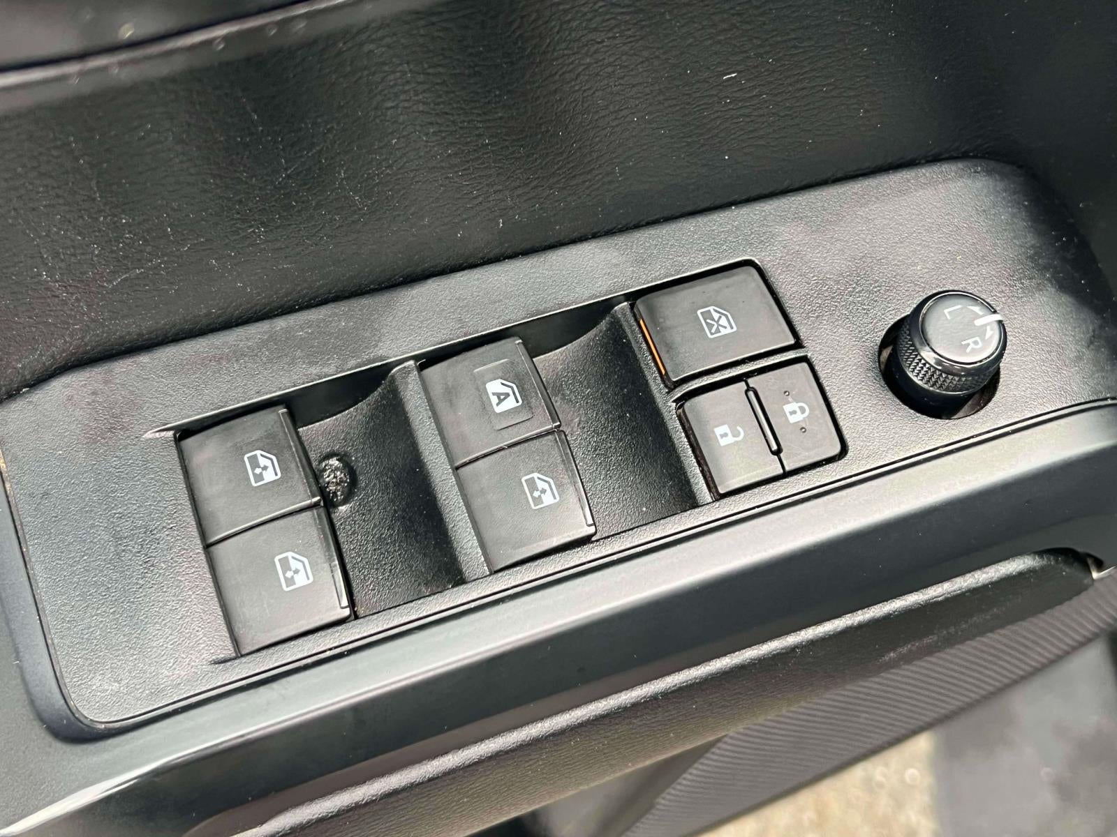 2022 Toyota Tacoma SR V6