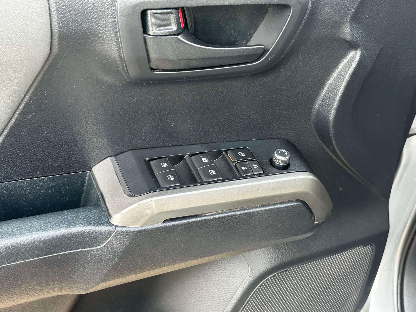 2018 Toyota Tacoma SR5 V6