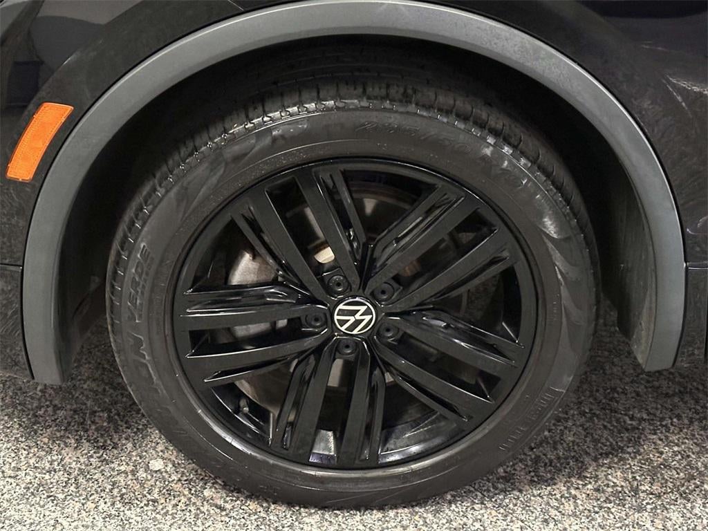 2022 Volkswagen Tiguan 2.0T SE R-Line Black