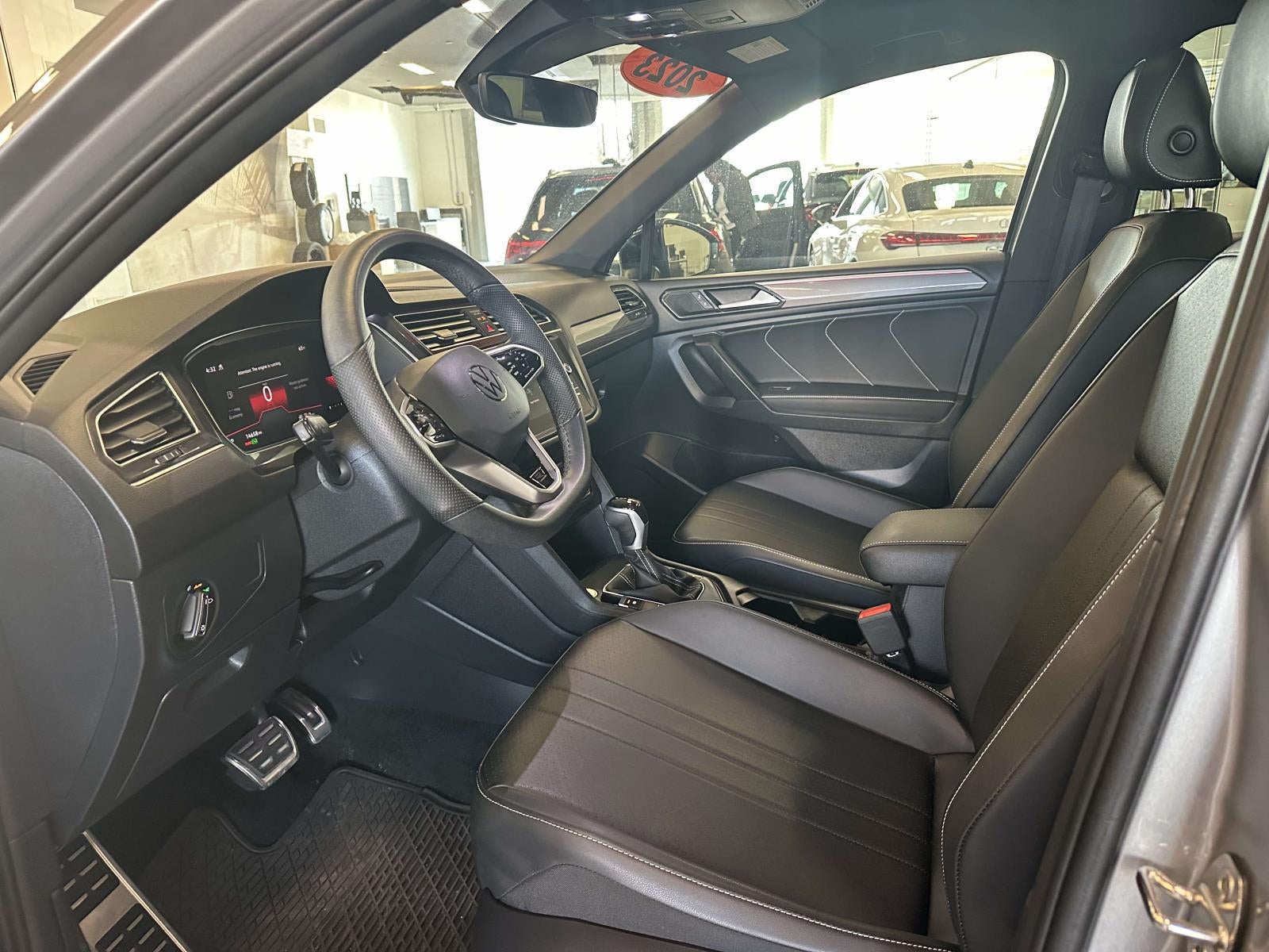 2023 Volkswagen Tiguan 2.0T SE R-Line Black