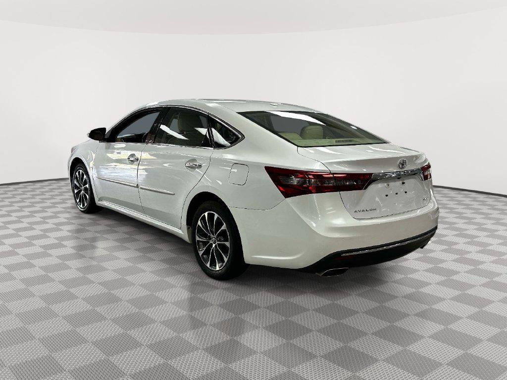 2017 Toyota Avalon XLE